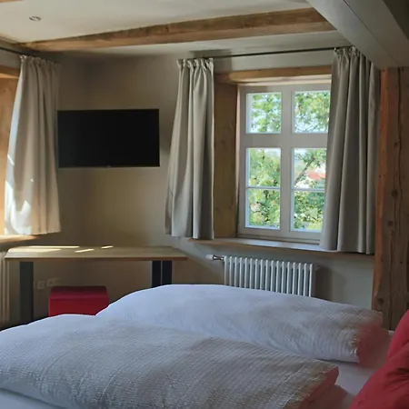 Landgasthof Koenig Von Preussen Locanda Helsa
